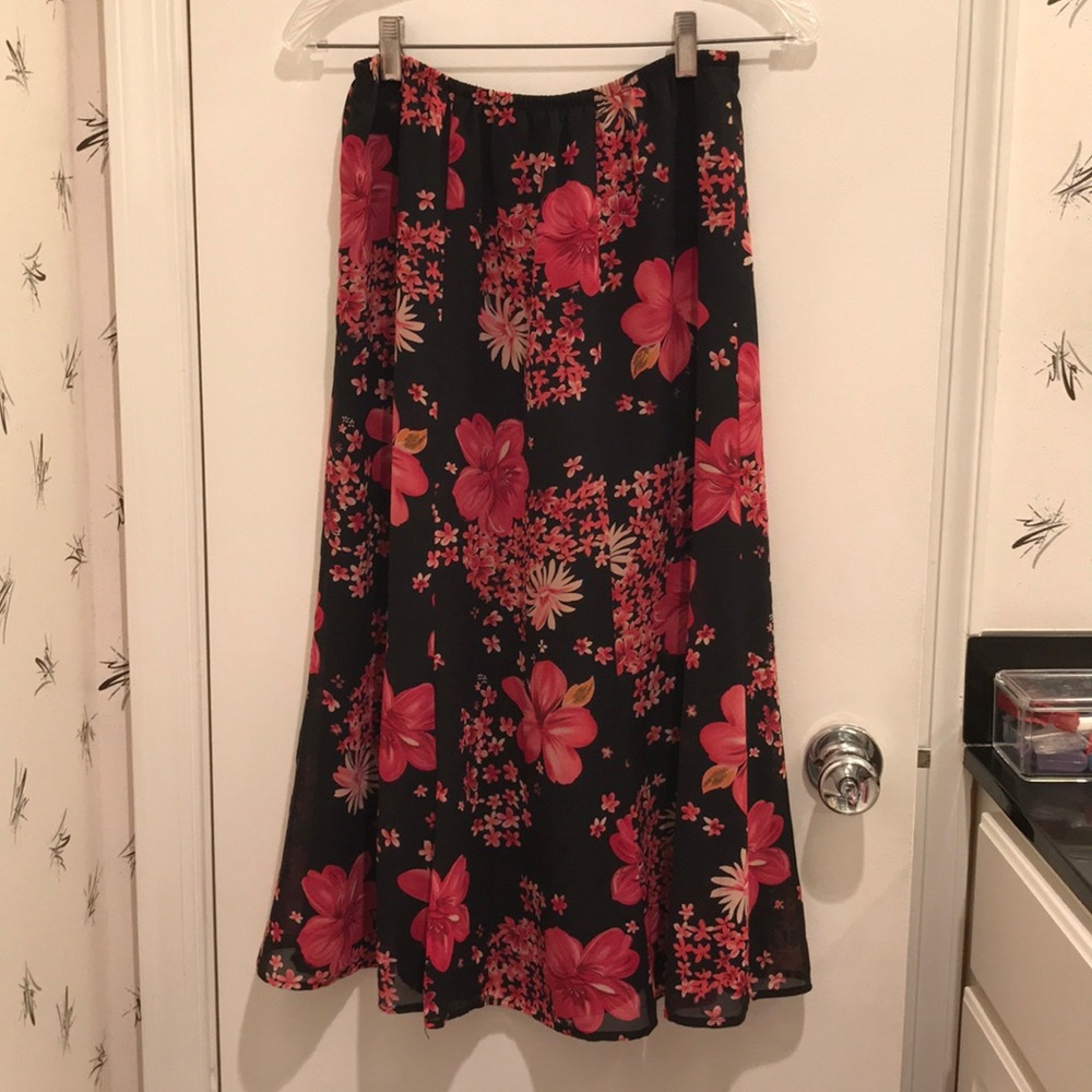 Petite black/pink skirt